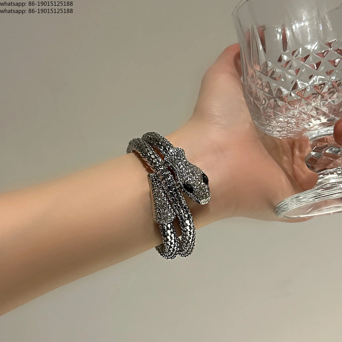 Personalized niche exaggerated punk serpentine winding alloy zircon bracelet bracelet bracelet female