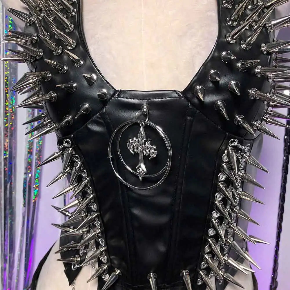 Goth Top Y2K Clothes Women's Tanks Emo Clothing Gothic Boho Tops with Spikes Punk Rock Teens Festival Spiked Bra Grunge T Shirt