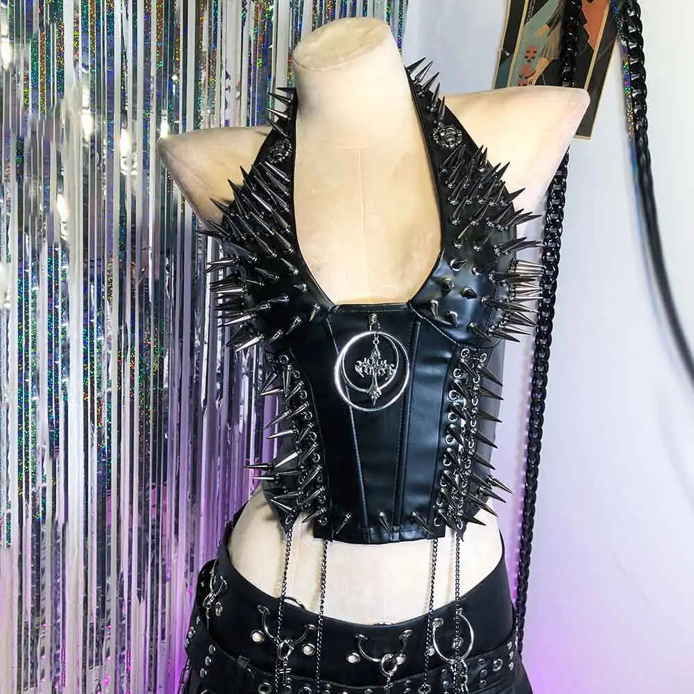 Goth Top Y2K Clothes Women's Tanks Emo Clothing Gothic Boho Tops with Spikes Punk Rock Teens Festival Spiked Bra Grunge T Shirt