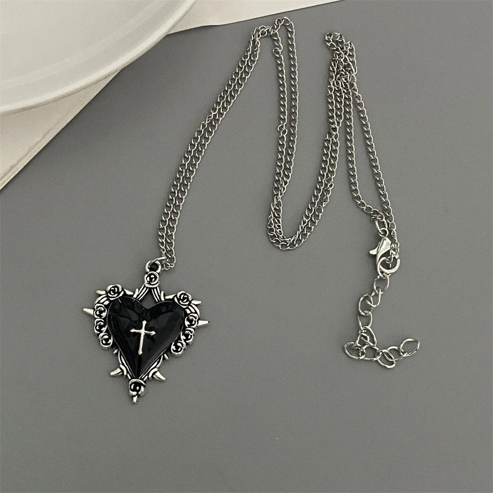 Punk Rock Red Black Heart Pendant Chain Necklace For Men Women Cool Hip Hop Street Vintage Goth Accessories Trendy Jewelry